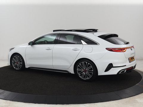 Kia ProCeed 1.5 T-GDI GT-PlusLine | Panoramadak | Trekhaak | Stoelverwarming | Leder/Alcantara | Adaptive cruise | Camera | Carplay | Keyless | Memory | JBL Sound | Full LED | Navigatie