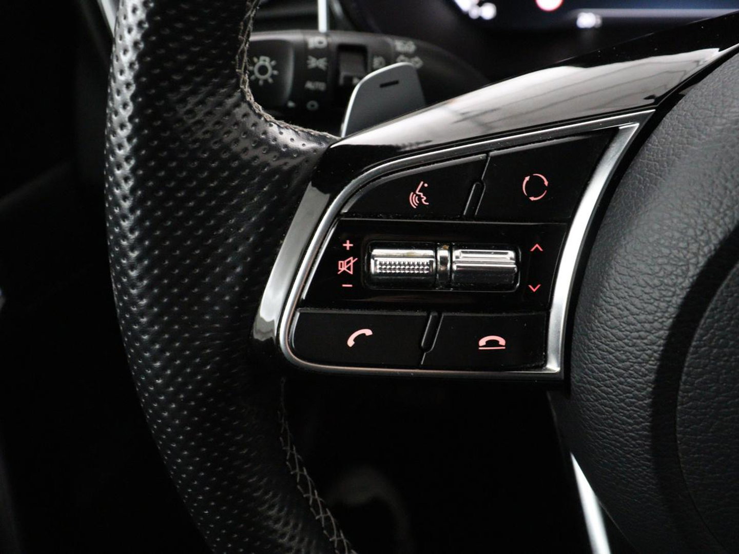 Kia ProCeed 1.5 T-GDI GT-PlusLine | Panoramadak | Trekhaak | Stoelverwarming | Leder/Alcantara | Adaptive cruise | Camera | Carplay | Keyless | Memory | JBL Sound | Full LED | Navigatie