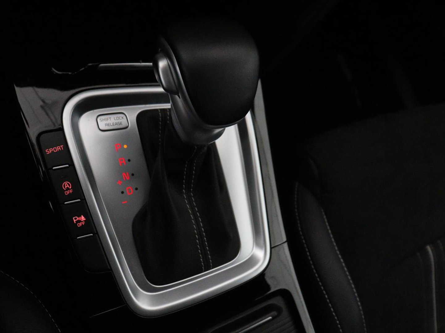 Kia ProCeed 1.5 T-GDI GT-PlusLine | Panoramadak | Trekhaak | Stoelverwarming | Leder/Alcantara | Adaptive cruise | Camera | Carplay | Keyless | Memory | JBL Sound | Full LED | Navigatie