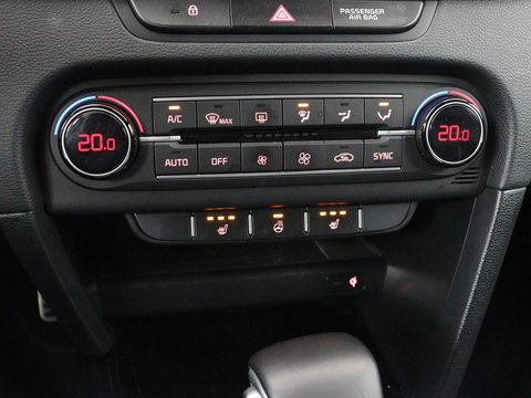 Kia ProCeed 1.5 T-GDI GT-PlusLine | Panoramadak | Trekhaak | Stoelverwarming | Leder/Alcantara | Adaptive cruise | Camera | Carplay | Keyless | Memory | JBL Sound | Full LED | Navigatie