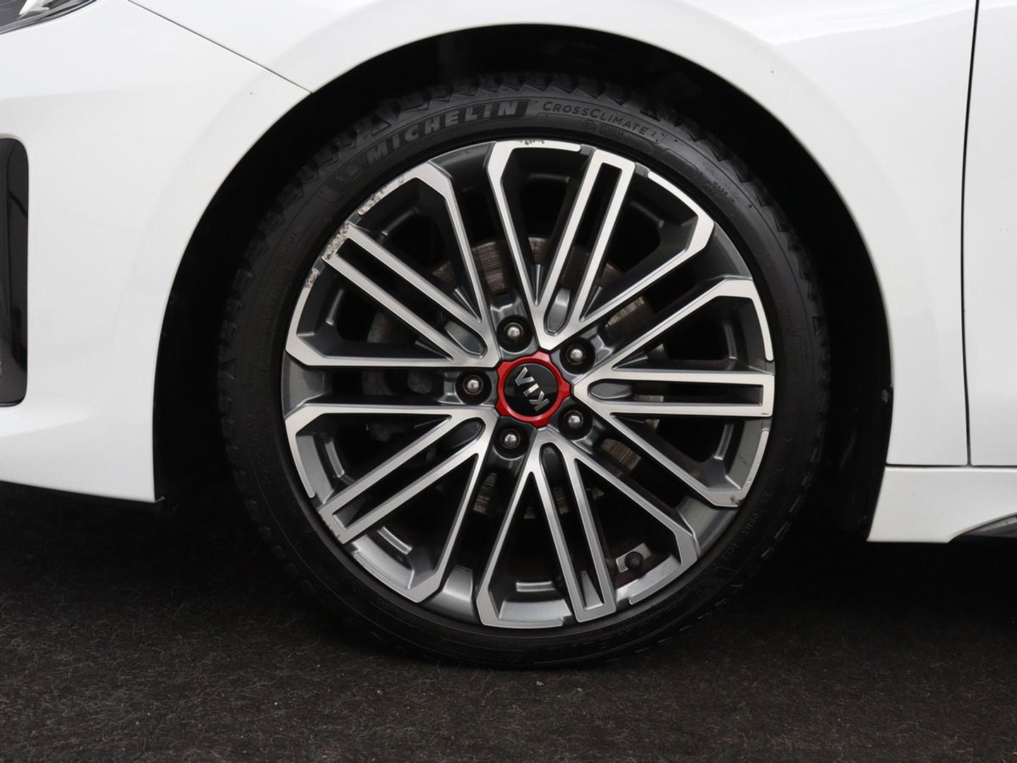 Kia ProCeed 1.5 T-GDI GT-PlusLine | Panoramadak | Trekhaak | Stoelverwarming | Leder/Alcantara | Adaptive cruise | Camera | Carplay | Keyless | Memory | JBL Sound | Full LED | Navigatie