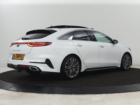 Kia ProCeed 1.5 T-GDI GT-PlusLine | Panoramadak | Trekhaak | Stoelverwarming | Leder/Alcantara | Adaptive cruise | Camera | Carplay | Keyless | Memory | JBL Sound | Full LED | Navigatie