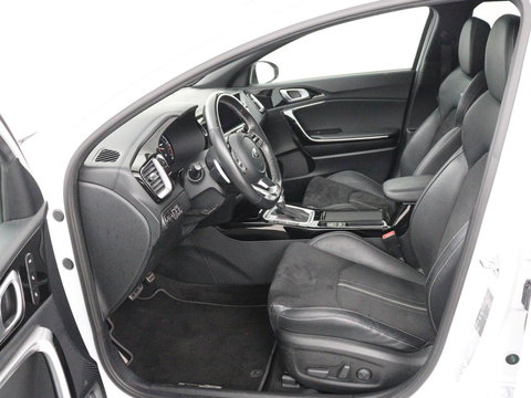 Kia ProCeed 1.5 T-GDI GT-PlusLine | Panoramadak | Trekhaak | Stoelverwarming | Leder/Alcantara | Adaptive cruise | Camera | Carplay | Keyless | Memory | JBL Sound | Full LED | Navigatie