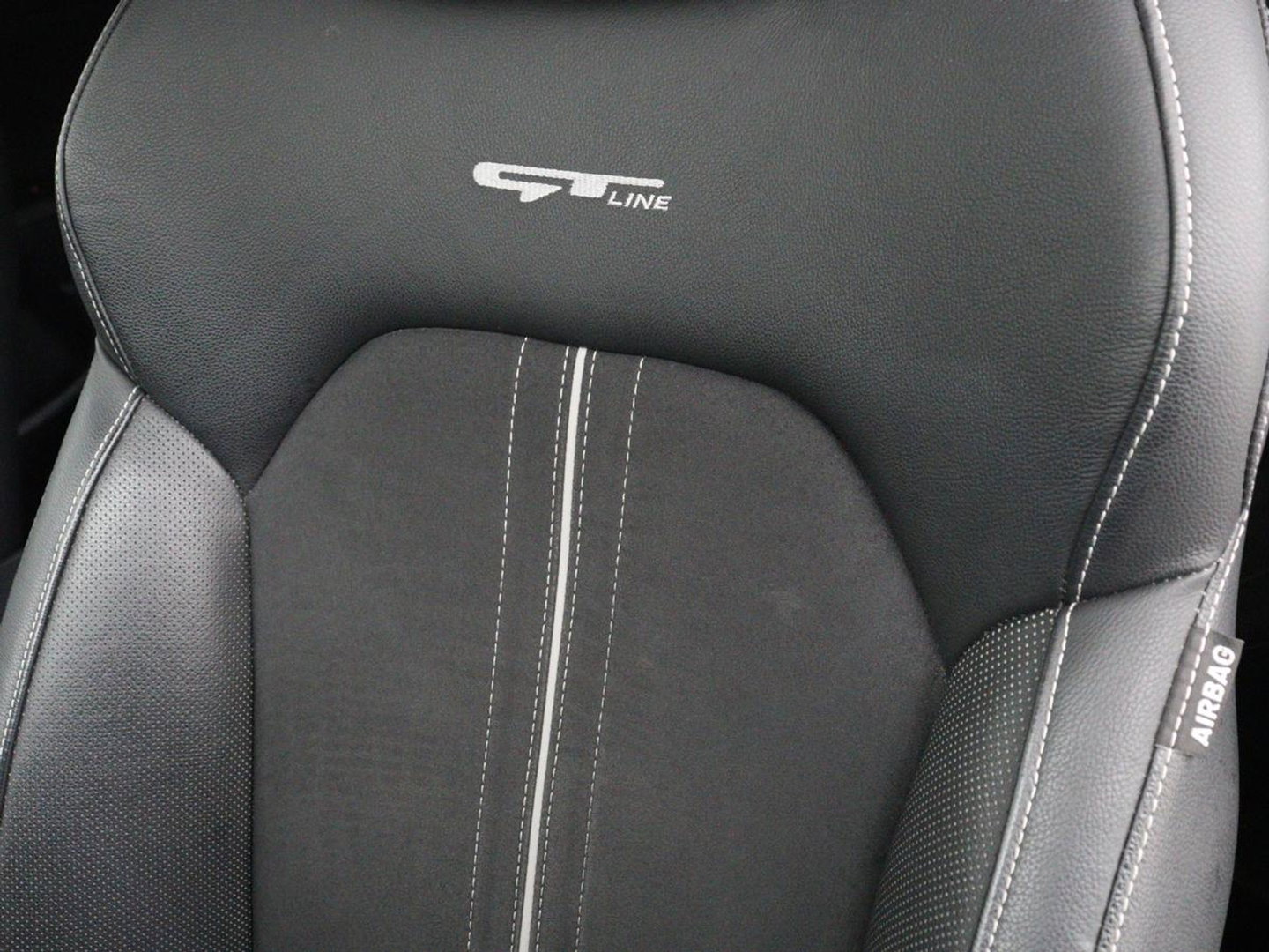 Kia ProCeed 1.5 T-GDI GT-PlusLine | Panoramadak | Trekhaak | Stoelverwarming | Leder/Alcantara | Adaptive cruise | Camera | Carplay | Keyless | Memory | JBL Sound | Full LED | Navigatie