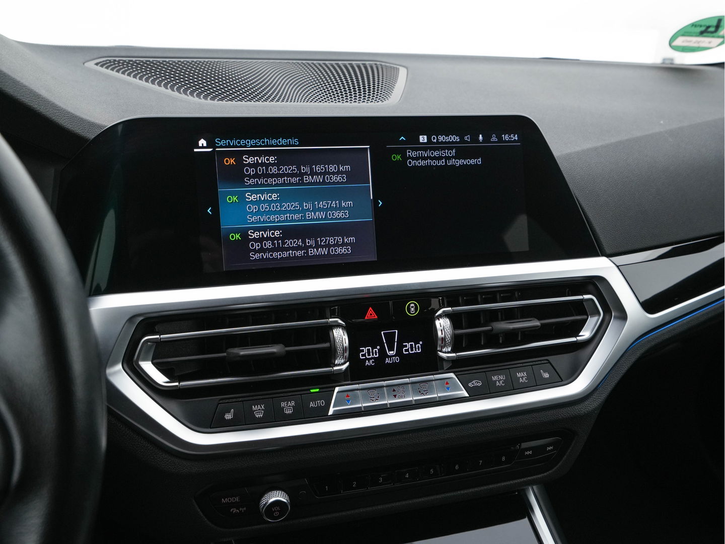 BMW 3 Serie Touring 320e Business Edition Plus [Plug-In] (INCL-BTW) Aut. *LEATHER | FULL-LED | HEATED-SPORTSEATS | DIGI-COCKPIT | HIFI-SOUND | NAVI-FULLMAP | PRIVACYGLASS | PDC | AMBIENTLIGHT | DAB | KEYLESS | TOWBAR | 17"ALU* *