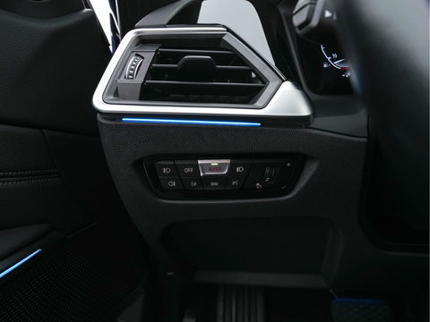 BMW 3 Serie Touring 320e Business Edition Plus [Plug-In] (INCL-BTW) Aut. *LEATHER | FULL-LED | HEATED-SPORTSEATS | DIGI-COCKPIT | HIFI-SOUND | NAVI-FULLMAP | PRIVACYGLASS | PDC | AMBIENTLIGHT | DAB | KEYLESS | TOWBAR | 17"ALU* *