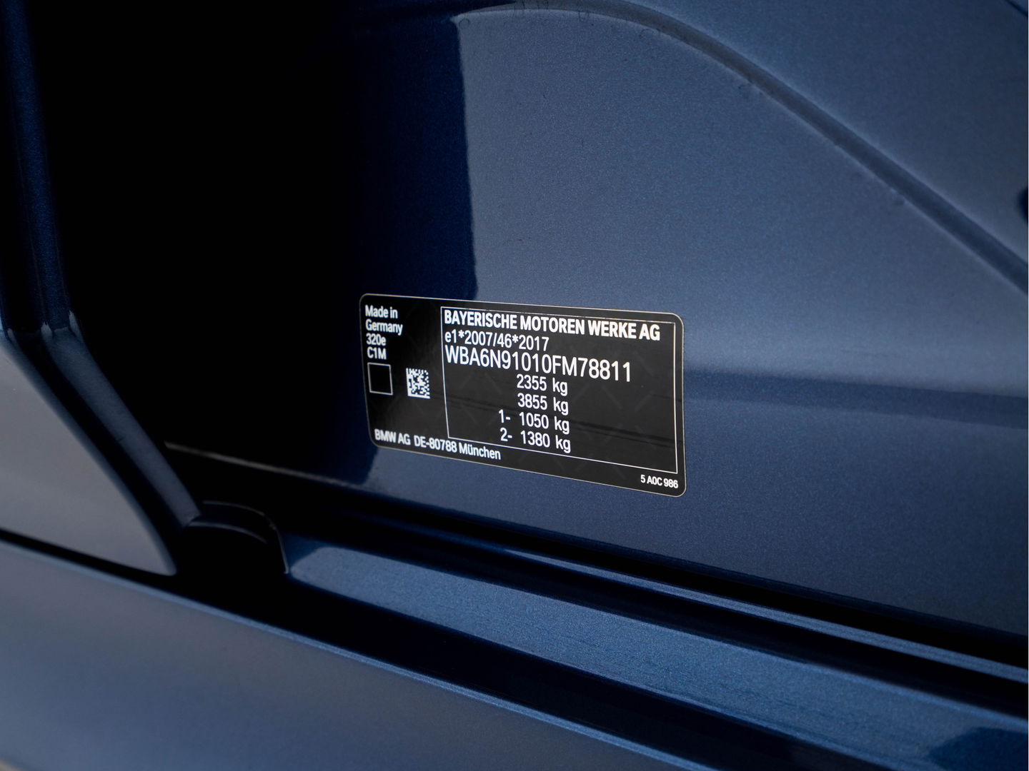 BMW 3 Serie Touring 320e Business Edition Plus [Plug-In] (INCL-BTW) Aut. *LEATHER | FULL-LED | HEATED-SPORTSEATS | DIGI-COCKPIT | HIFI-SOUND | NAVI-FULLMAP | PRIVACYGLASS | PDC | AMBIENTLIGHT | DAB | KEYLESS | TOWBAR | 17"ALU* *