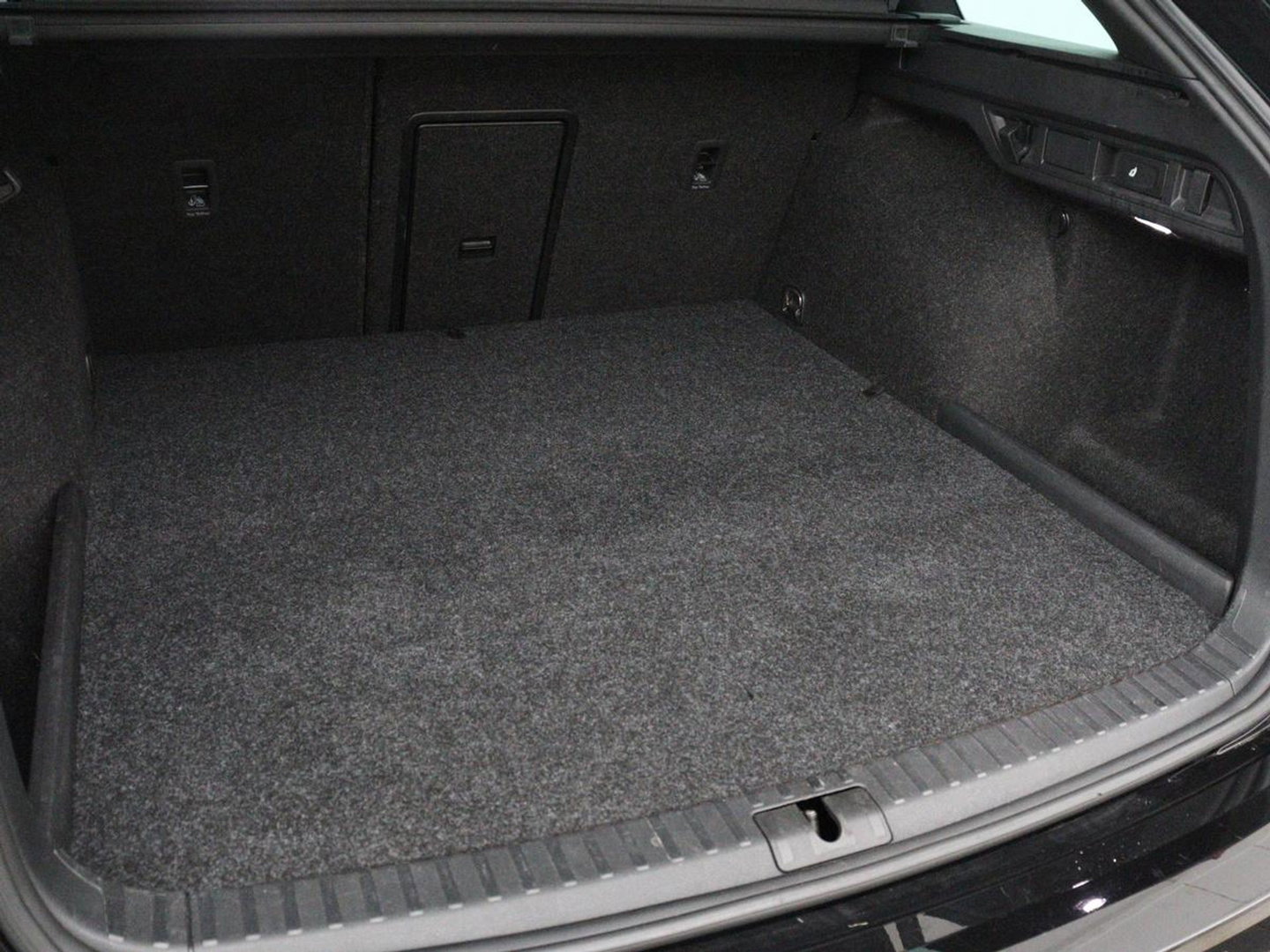 Škoda Octavia 1.4 TSI iV PHEV Sportline | SOH 92% | Head-Up | Adaptive Cruise | Carplay | Stoelverwarming | Side Assist | Memory | Navigatie | Full LED | Sfeerverlichting | Canton Sound | PHEV | Plug In