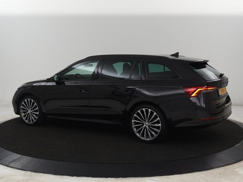 Škoda Octavia 1.4 TSI iV PHEV Sportline | SOH 92% | Head-Up | Adaptive Cruise | Carplay | Stoelverwarming | Side Assist | Memory | Navigatie | Full LED | Sfeerverlichting | Canton Sound | PHEV | Plug In