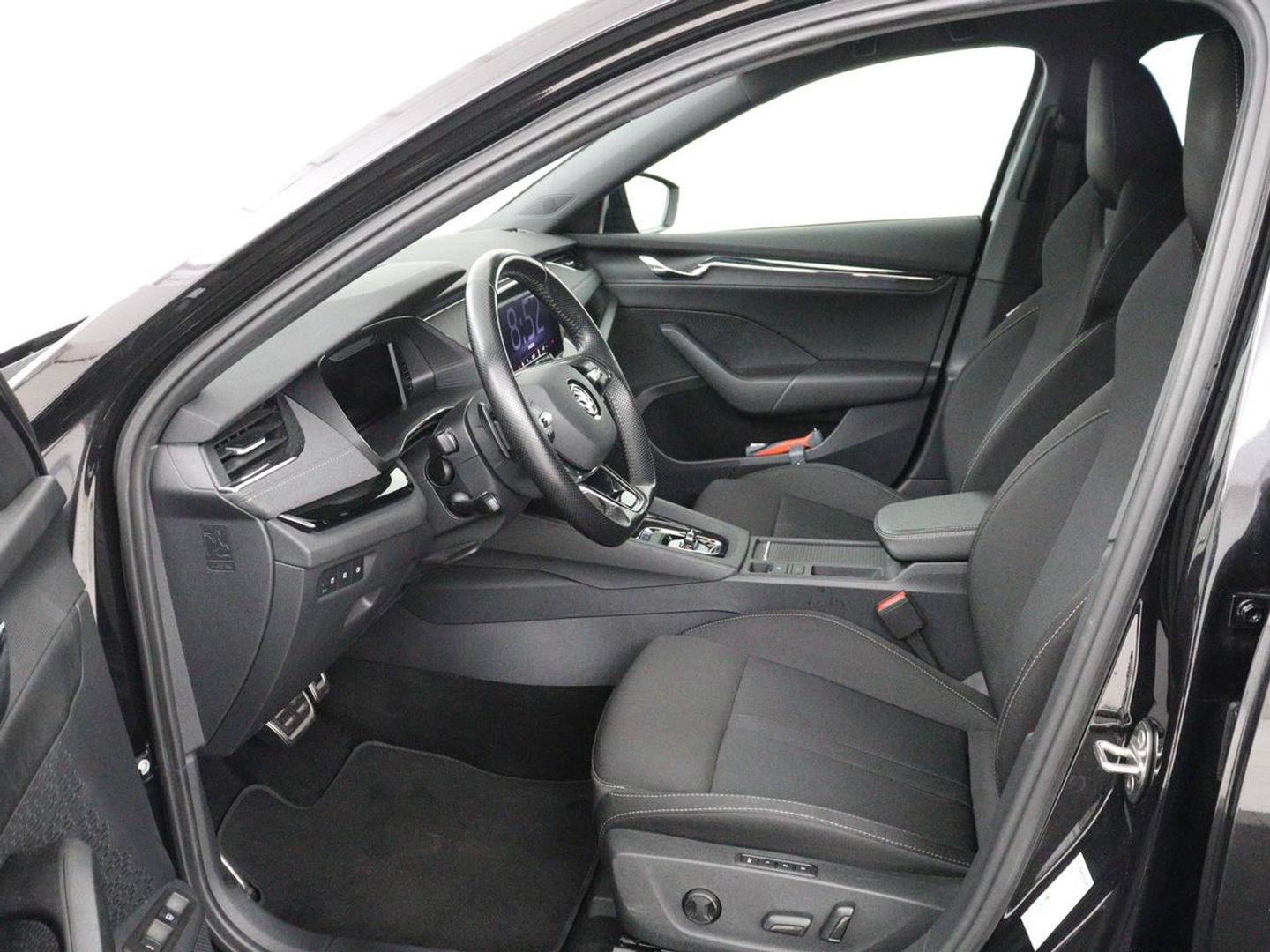 Škoda Octavia 1.4 TSI iV PHEV Sportline | SOH 92% | Head-Up | Adaptive Cruise | Carplay | Stoelverwarming | Side Assist | Memory | Navigatie | Full LED | Sfeerverlichting | Canton Sound | PHEV | Plug In