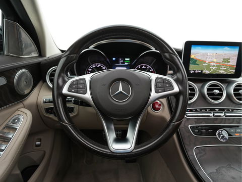 Mercedes-Benz C-Klasse 350 e Lease Edition Aut. *PANO | LUXURY-LEATHER | BURMESTER-AUDIO | FULL-LED | NAVI-FULLMAP | HEATED-SPORTSEATS | CAMERA | AIRMATIC | PRIVACY-GLASS | ECC | CRUISE | KEYLESS | 17''ALU*