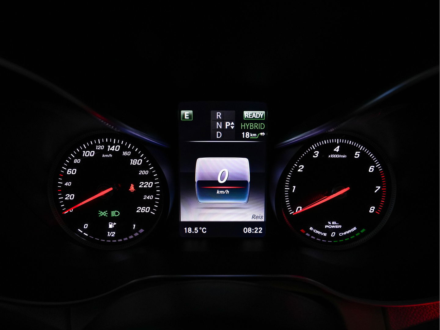 Mercedes-Benz C-Klasse 350 e Lease Edition Aut. *PANO | LUXURY-LEATHER | BURMESTER-AUDIO | FULL-LED | NAVI-FULLMAP | HEATED-SPORTSEATS | CAMERA | AIRMATIC | PRIVACY-GLASS | ECC | CRUISE | KEYLESS | 17''ALU*