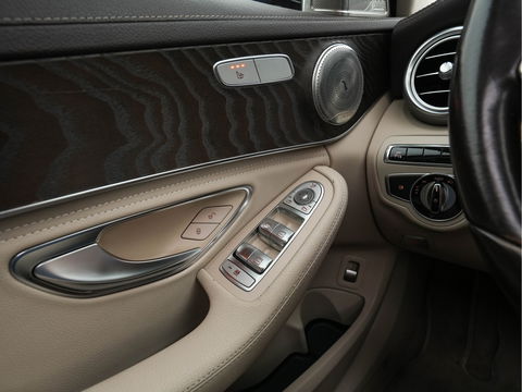 Mercedes-Benz C-Klasse 350 e Lease Edition Aut. *PANO | LUXURY-LEATHER | BURMESTER-AUDIO | FULL-LED | NAVI-FULLMAP | HEATED-SPORTSEATS | CAMERA | AIRMATIC | PRIVACY-GLASS | ECC | CRUISE | KEYLESS | 17''ALU*
