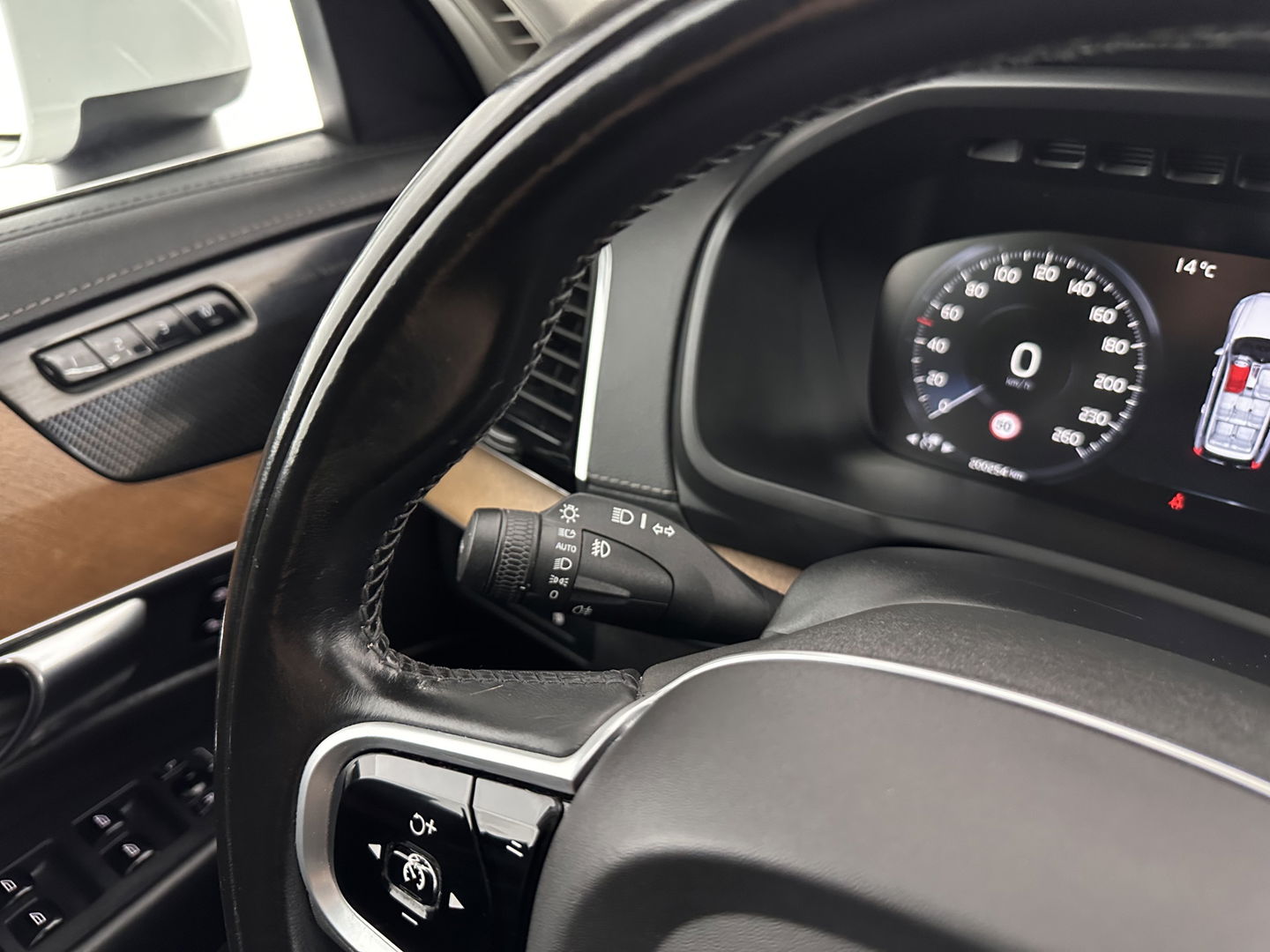 Volvo XC90 2.0 T8 Twin Engine AWD Inscription Aut.*PANO | HEAD-UP | LEATHER | FULL-LED | MEMORY-PACK | DIGI-COCKPIT | HARMAN/KARDON | CAMERA | HEATED-COMFORTSEATS | LANE-ASSIST | CARPLAY | AIR-SUSPENSION | ECC | PDC | CRUISE | TOWBAR | 2