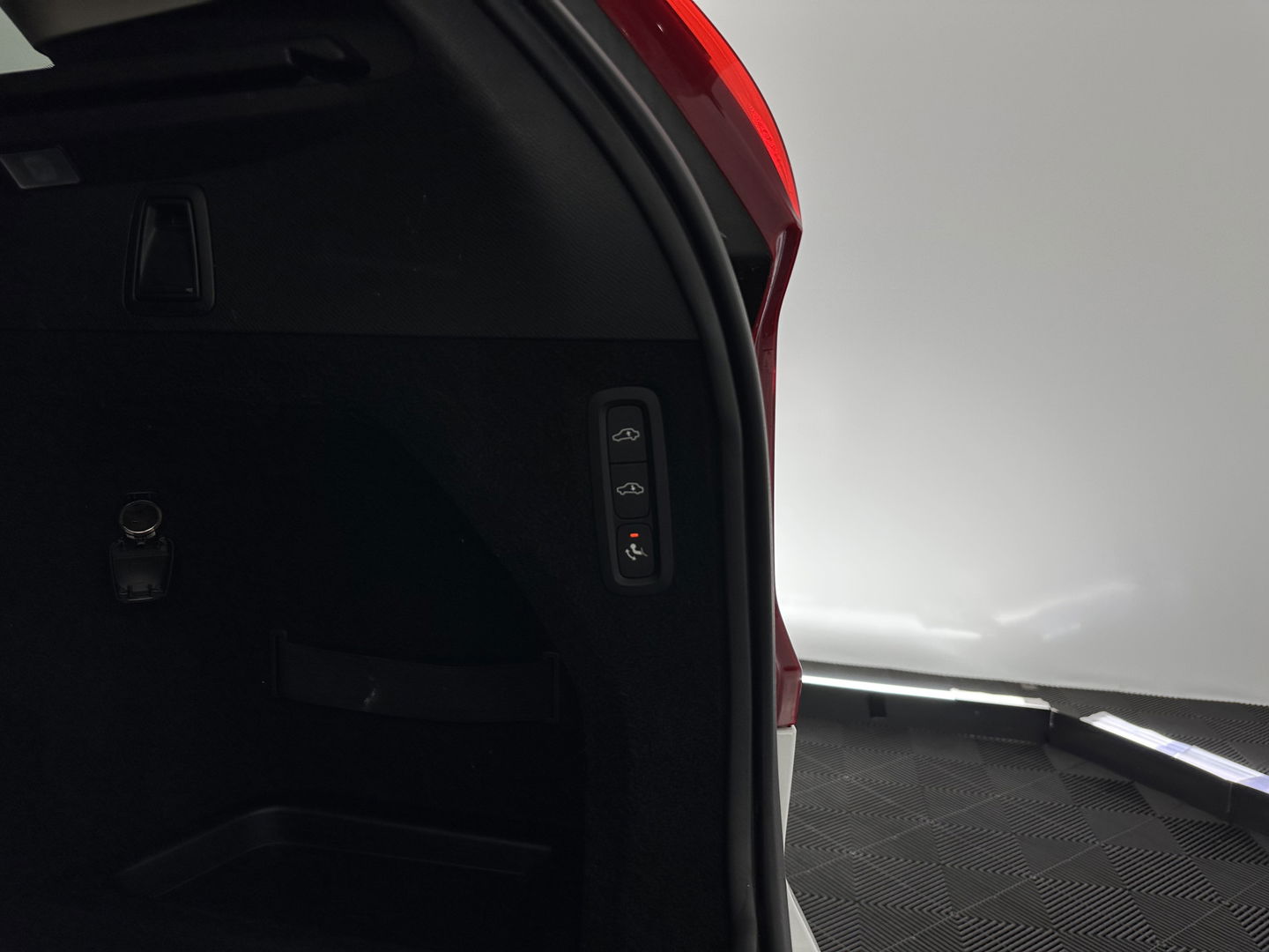 Volvo XC90 2.0 T8 Twin Engine AWD Inscription Aut.*PANO | HEAD-UP | LEATHER | FULL-LED | MEMORY-PACK | DIGI-COCKPIT | HARMAN/KARDON | CAMERA | HEATED-COMFORTSEATS | LANE-ASSIST | CARPLAY | AIR-SUSPENSION | ECC | PDC | CRUISE | TOWBAR | 2