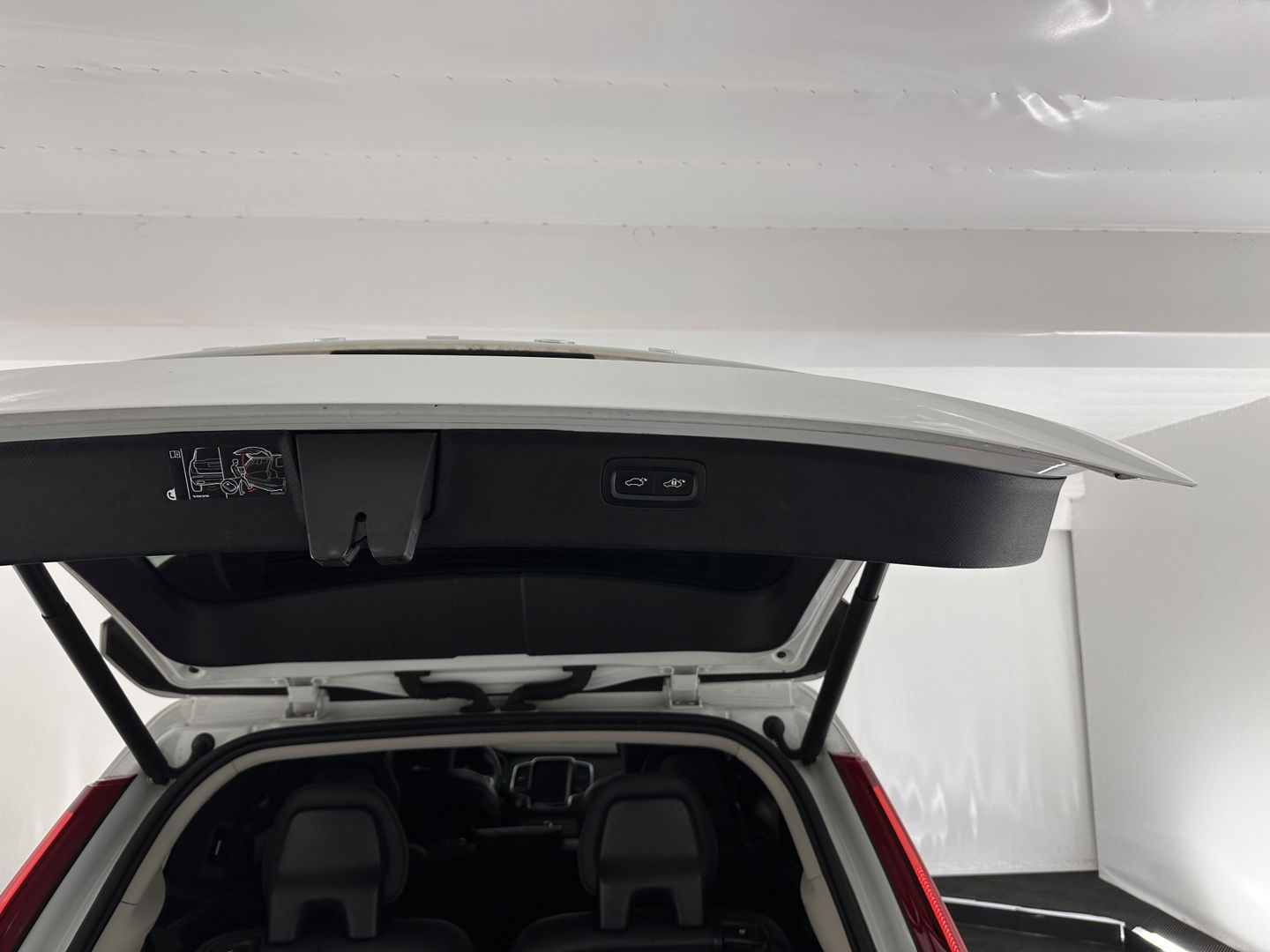 Volvo XC90 2.0 T8 Twin Engine AWD Inscription Aut.*PANO | HEAD-UP | LEATHER | FULL-LED | MEMORY-PACK | DIGI-COCKPIT | HARMAN/KARDON | CAMERA | HEATED-COMFORTSEATS | LANE-ASSIST | CARPLAY | AIR-SUSPENSION | ECC | PDC | CRUISE | TOWBAR | 2