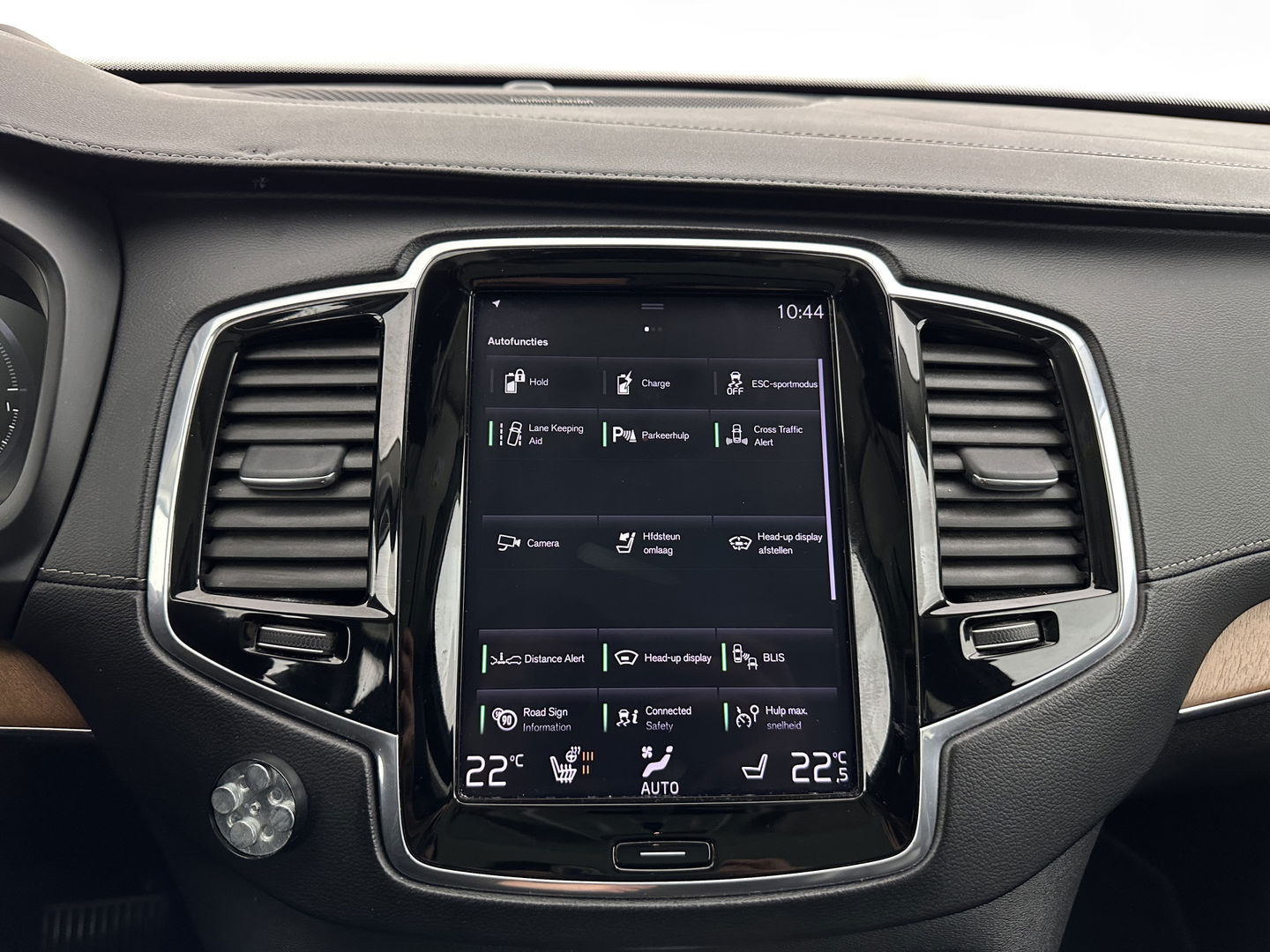 Volvo XC90 2.0 T8 Twin Engine AWD Inscription Aut.*PANO | HEAD-UP | LEATHER | FULL-LED | MEMORY-PACK | DIGI-COCKPIT | HARMAN/KARDON | CAMERA | HEATED-COMFORTSEATS | LANE-ASSIST | CARPLAY | AIR-SUSPENSION | ECC | PDC | CRUISE | TOWBAR | 2
