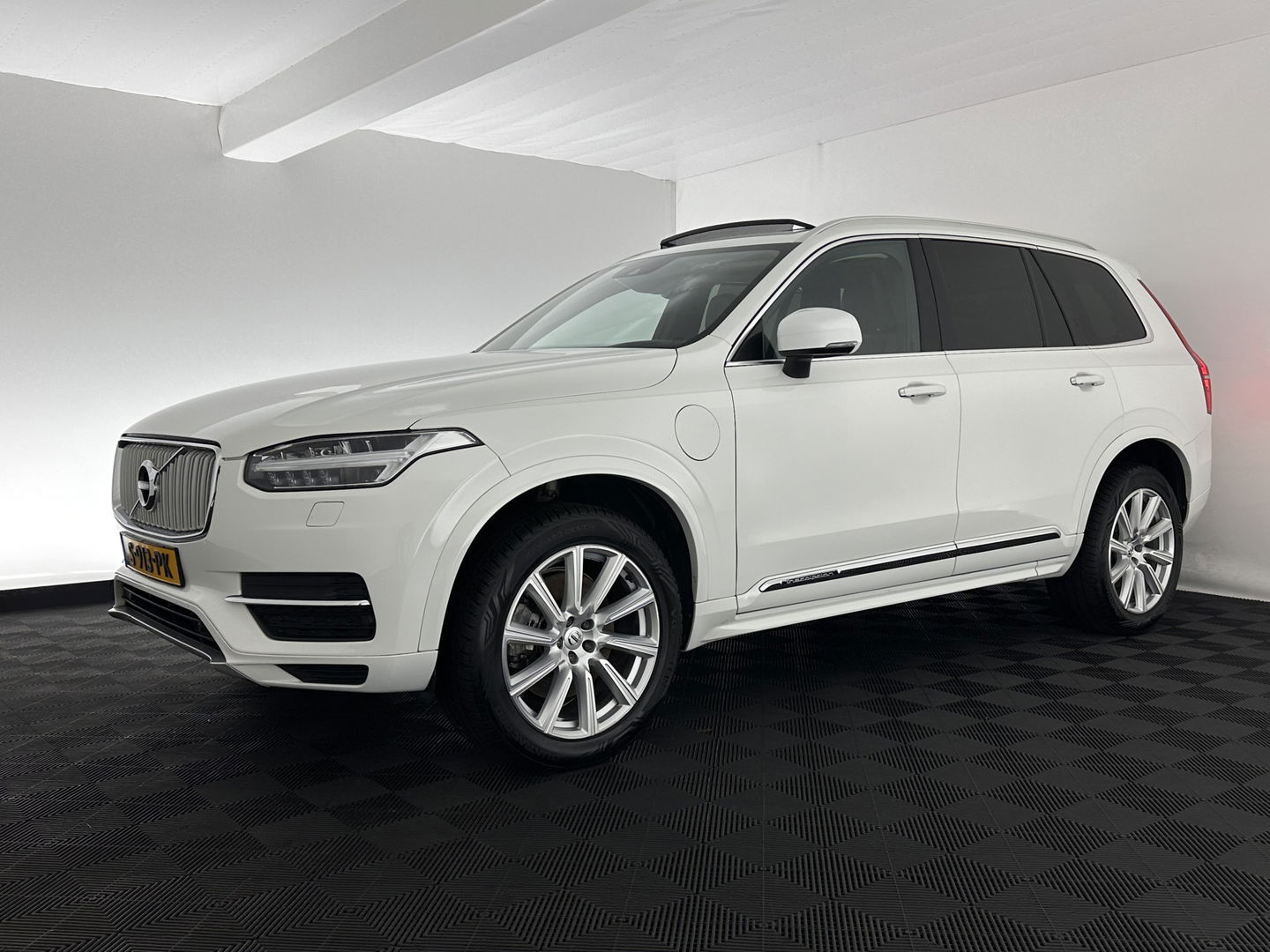 Volvo XC90 2.0 T8 Twin Engine AWD Inscription Aut.*PANO | HEAD-UP | LEATHER | FULL-LED | MEMORY-PACK | DIGI-COCKPIT | HARMAN/KARDON | CAMERA | HEATED-COMFORTSEATS | LANE-ASSIST | CARPLAY | AIR-SUSPENSION | ECC | PDC | CRUISE | TOWBAR | 2