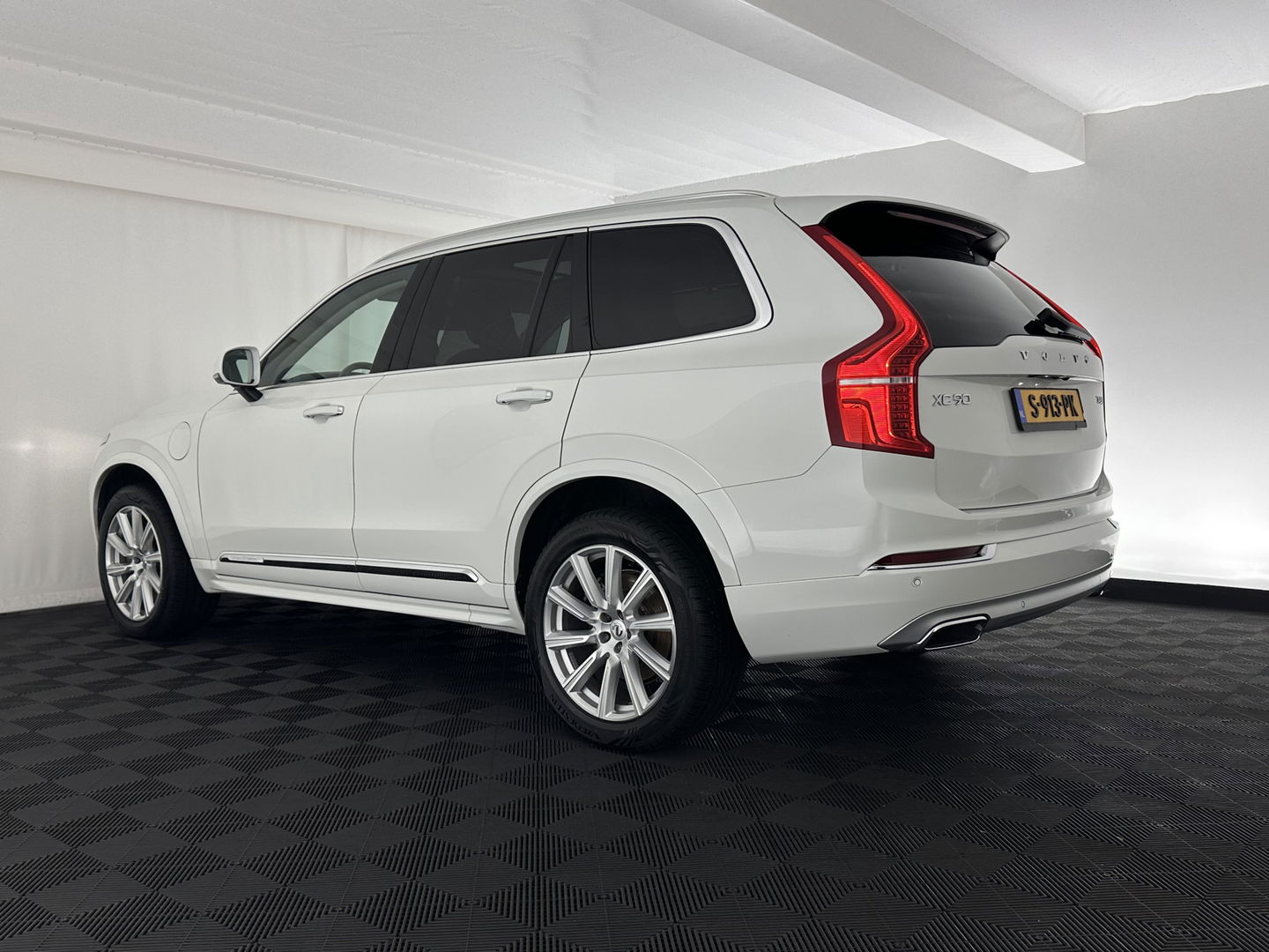 Volvo XC90 2.0 T8 Twin Engine AWD Inscription Aut.*PANO | HEAD-UP | LEATHER | FULL-LED | MEMORY-PACK | DIGI-COCKPIT | HARMAN/KARDON | CAMERA | HEATED-COMFORTSEATS | LANE-ASSIST | CARPLAY | AIR-SUSPENSION | ECC | PDC | CRUISE | TOWBAR | 2