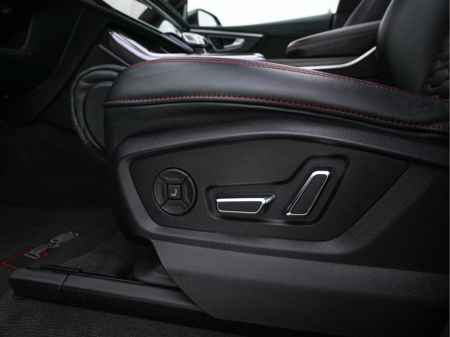 Audi RS Q8 4.0 TFSI Quattro * PANO | MILLTEK-EXHAUST | CERAMIC-BRAKES | CARBON-PACK | LEATHER | MEMORY-PACK | 4-WHEEL-STEERING | AIRSUSPENSION | BANG&OLUFSEN | ADAPTIVE-CRUISE | BLINDSPOT | TOPVIEW | SOFTCLOSE |  ....