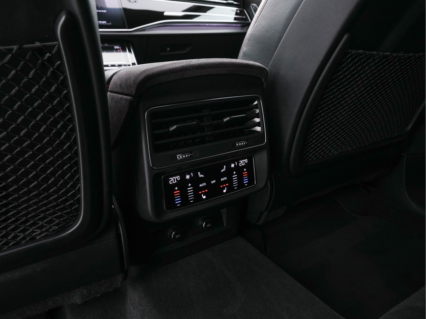 Audi RS Q8 4.0 TFSI Quattro * PANO | MILLTEK-EXHAUST | CERAMIC-BRAKES | CARBON-PACK | LEATHER | MEMORY-PACK | 4-WHEEL-STEERING | AIRSUSPENSION | BANG&OLUFSEN | ADAPTIVE-CRUISE | BLINDSPOT | TOPVIEW | SOFTCLOSE |  ....