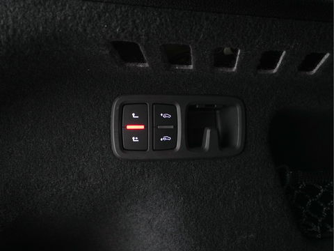 Audi RS Q8 4.0 TFSI Quattro * PANO | MILLTEK-EXHAUST | CERAMIC-BRAKES | CARBON-PACK | LEATHER | MEMORY-PACK | 4-WHEEL-STEERING | AIRSUSPENSION | BANG&OLUFSEN | ADAPTIVE-CRUISE | BLINDSPOT | TOPVIEW | SOFTCLOSE |  ....