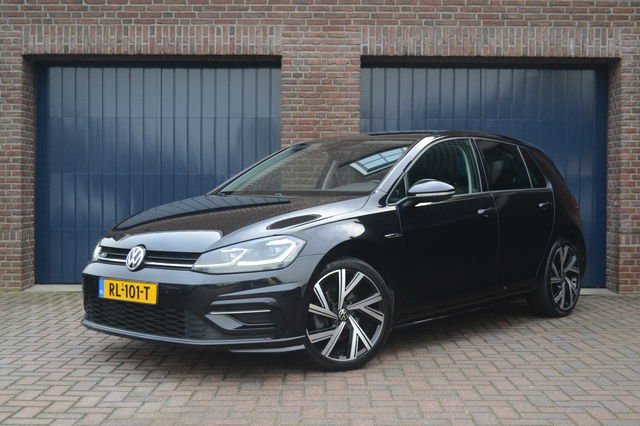 Volkswagen Golf - 1.5 TSI DSG Highline Business R-Line | Virtual Cockpit | Massage | Carplay/Android Auto | Adaptive Cruise