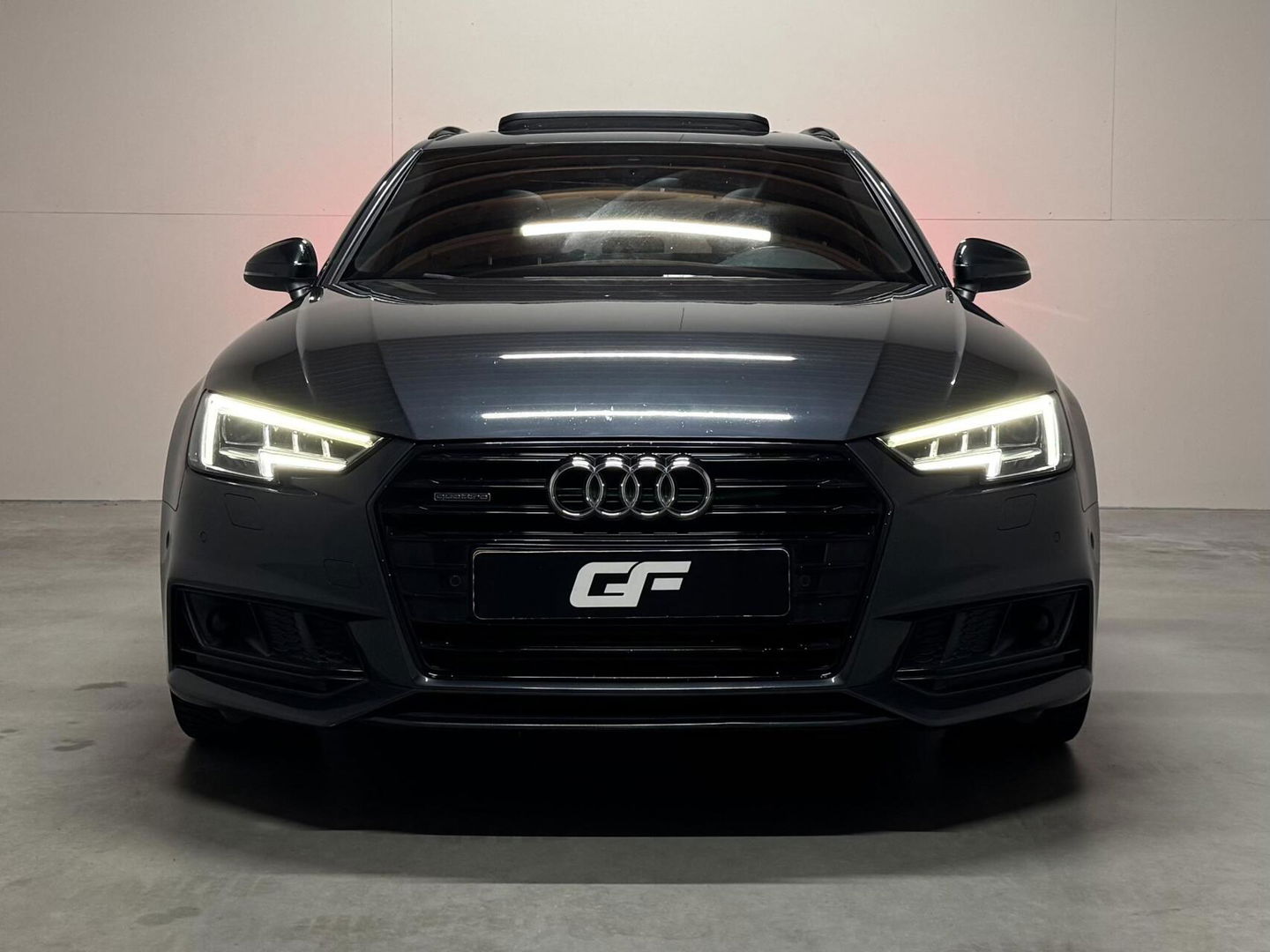 Audi A4 Avant 2.0 TFSI Quattro S-Line Pano ACC Massage Carplay