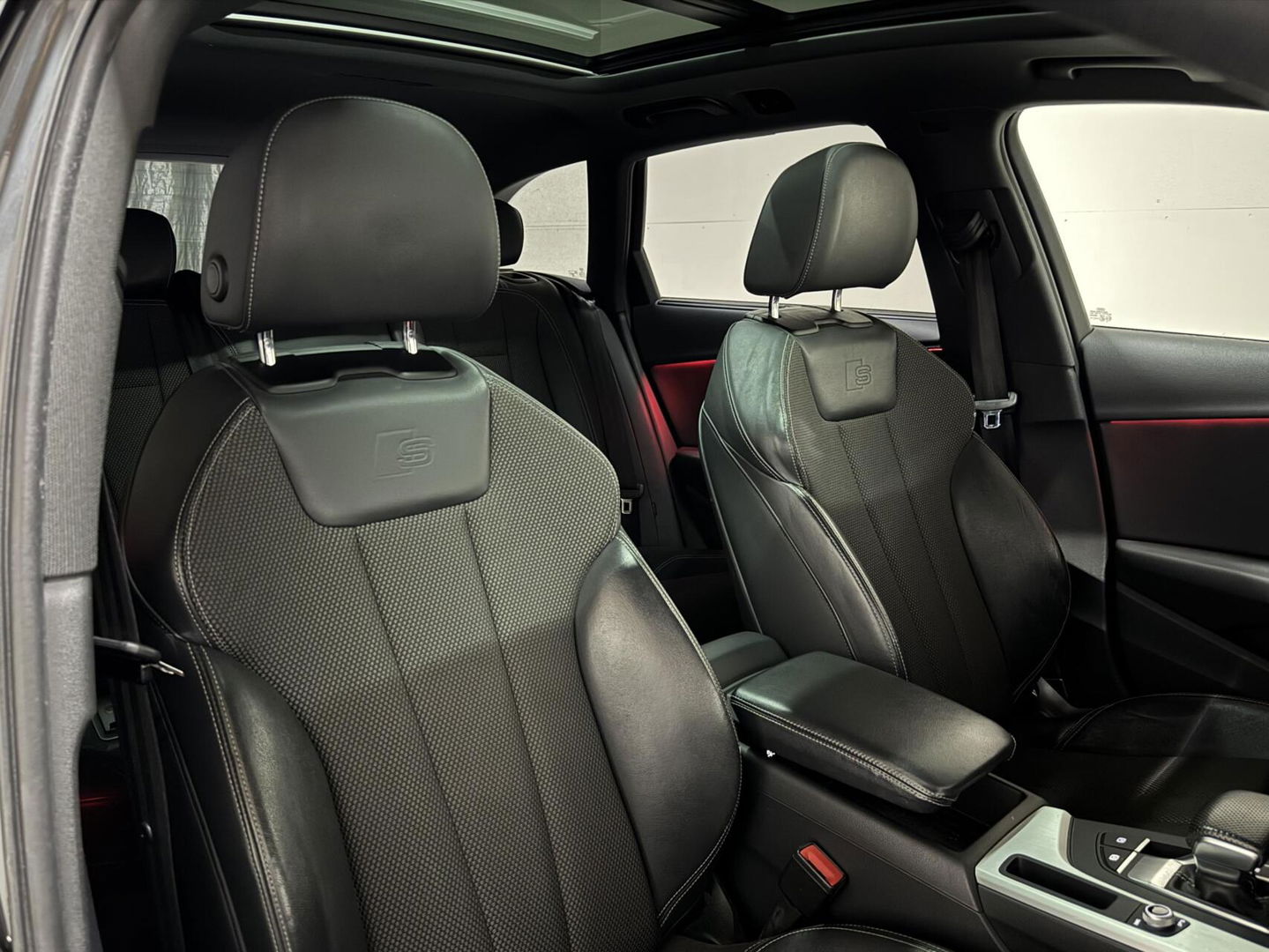 Audi A4 Avant 2.0 TFSI Quattro S-Line Pano ACC Massage Carplay