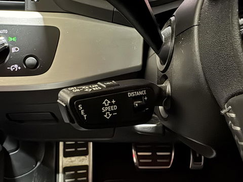Audi A4 Avant 2.0 TFSI Quattro S-Line Pano ACC Massage Carplay