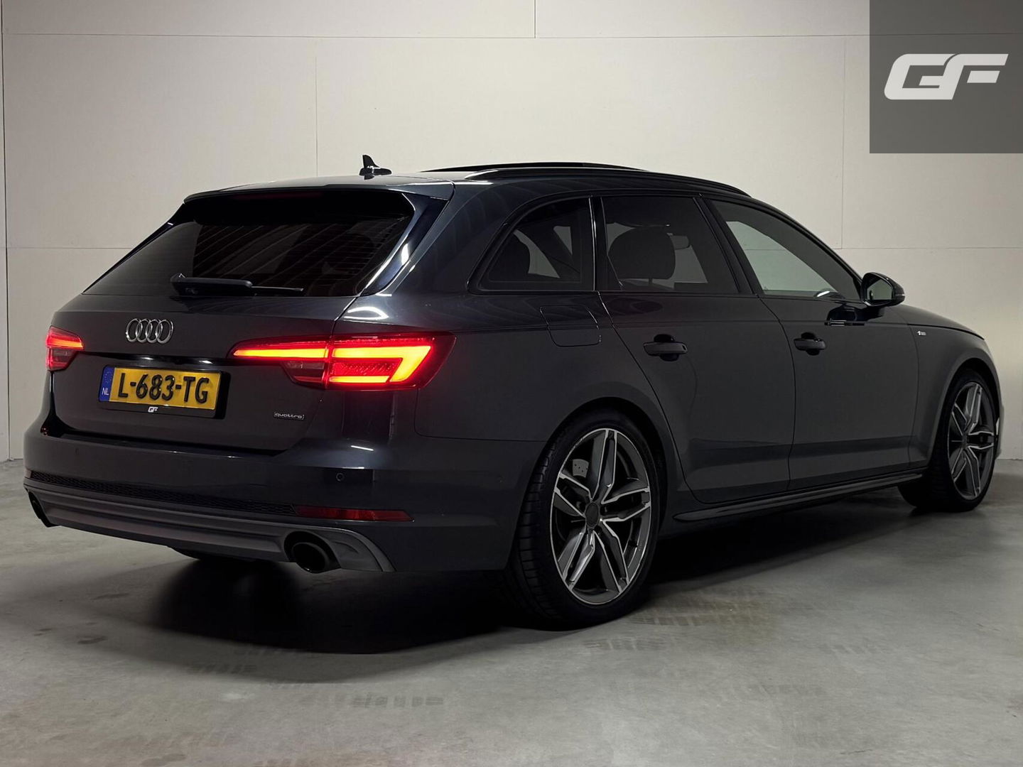 Audi A4 Avant 2.0 TFSI Quattro S-Line Pano ACC Massage Carplay