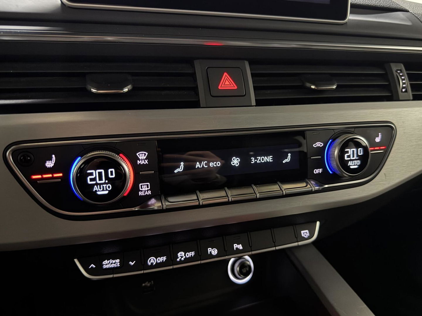 Audi A4 Avant 2.0 TFSI Quattro S-Line Pano ACC Massage Carplay