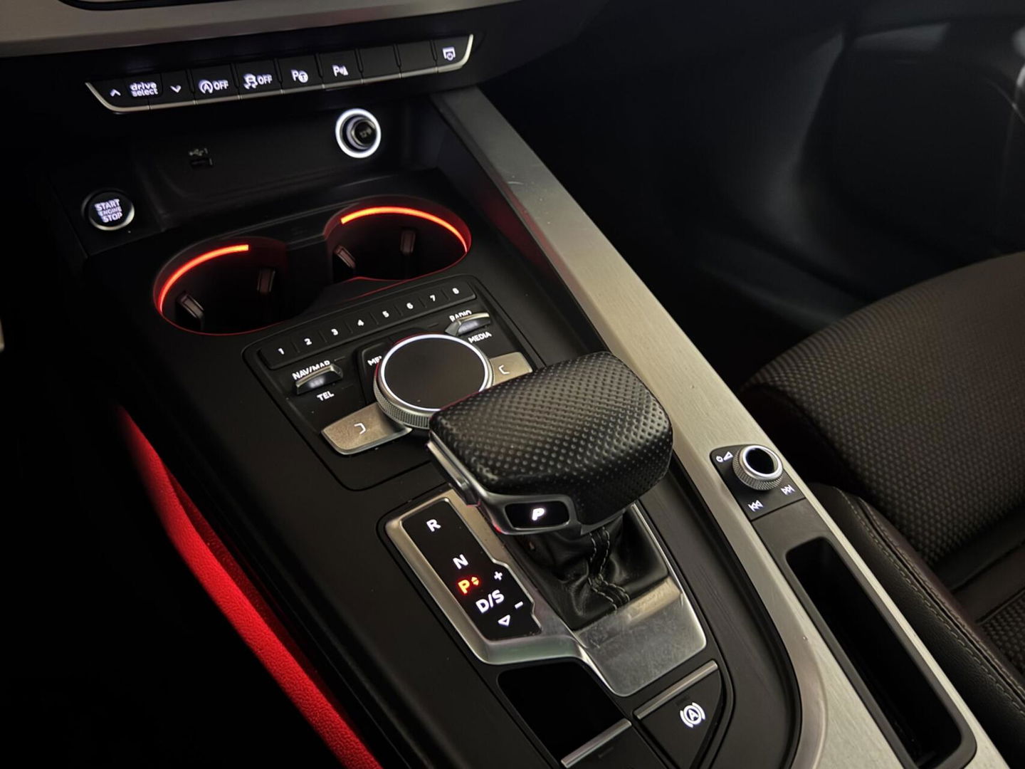 Audi A4 Avant 2.0 TFSI Quattro S-Line Pano ACC Massage Carplay