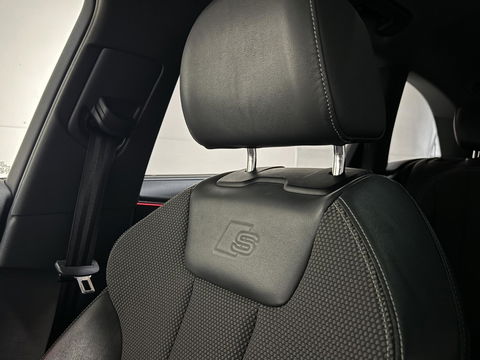 Audi A4 Avant 2.0 TFSI Quattro S-Line Pano ACC Massage Carplay