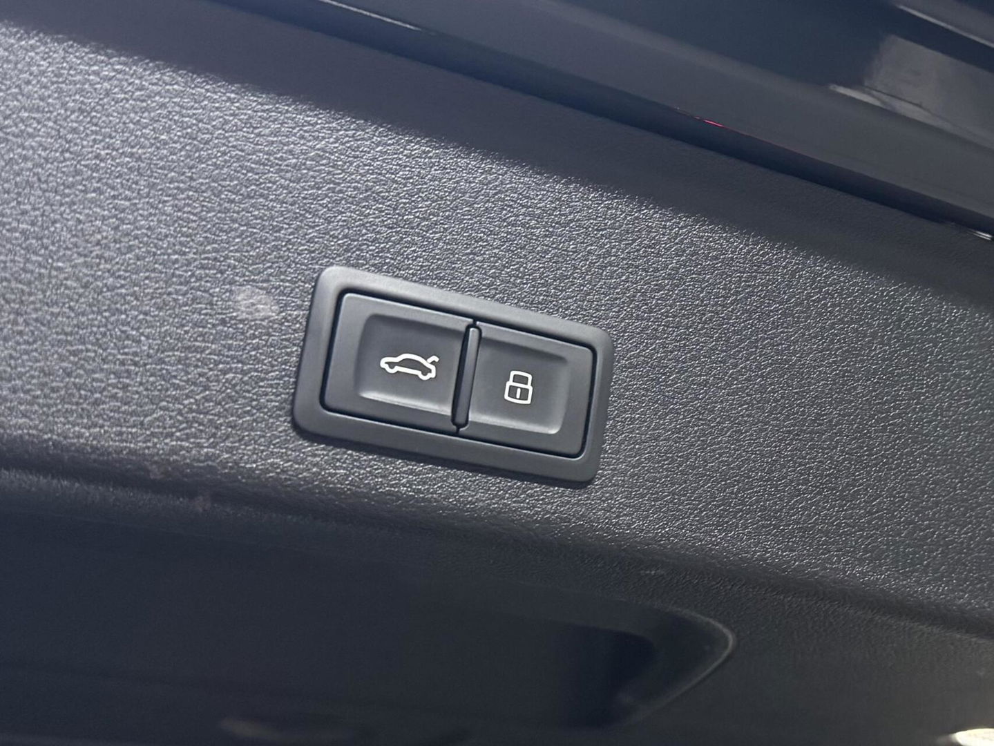 Audi A4 Avant 2.0 TFSI Quattro S-Line Pano ACC Massage Carplay