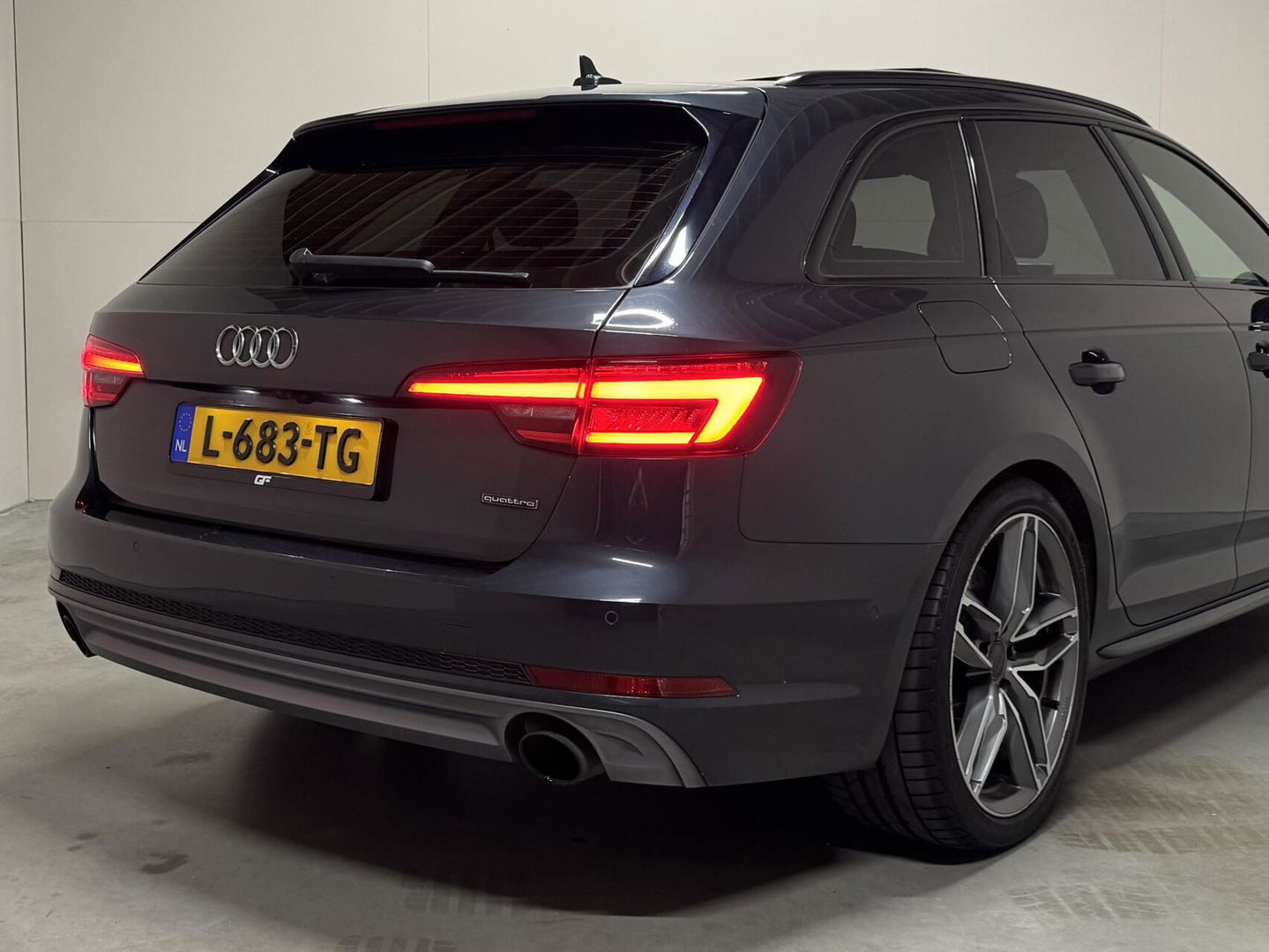 Audi A4 Avant 2.0 TFSI Quattro S-Line Pano ACC Massage Carplay