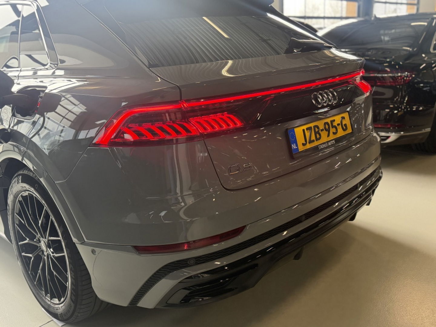 Audi Q8 60 TFSIe 462PK Quattro / Audi Exclusive / Nardo grey / 360° / 20