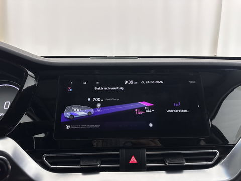 Kia e-Niro ExecutiveLine 64 kWh [ 3-Fase ] {SOH-100%} (INCL-BTW) Aut.*LEATHER | FULL-LED | NAVI-FULLMAP | ADAPTIVE-CRUISE | CAMERA | MEMORY-PACK | LANE-ASSIST | KEYLESS | DIGI-COCKPIT | PRIVACYGLASS | SHIFTPADDLES | 17"ALU*