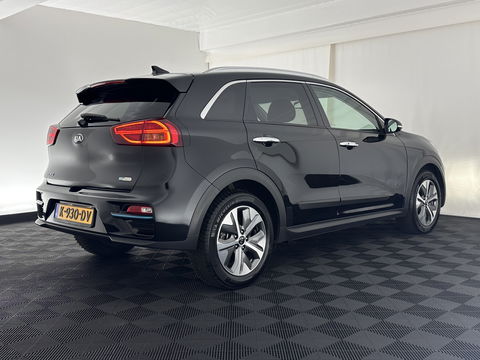 Kia e-Niro ExecutiveLine 64 kWh [ 3-Fase ] {SOH-100%} (INCL-BTW) Aut.*LEATHER | FULL-LED | NAVI-FULLMAP | ADAPTIVE-CRUISE | CAMERA | MEMORY-PACK | LANE-ASSIST | KEYLESS | DIGI-COCKPIT | PRIVACYGLASS | SHIFTPADDLES | 17"ALU*