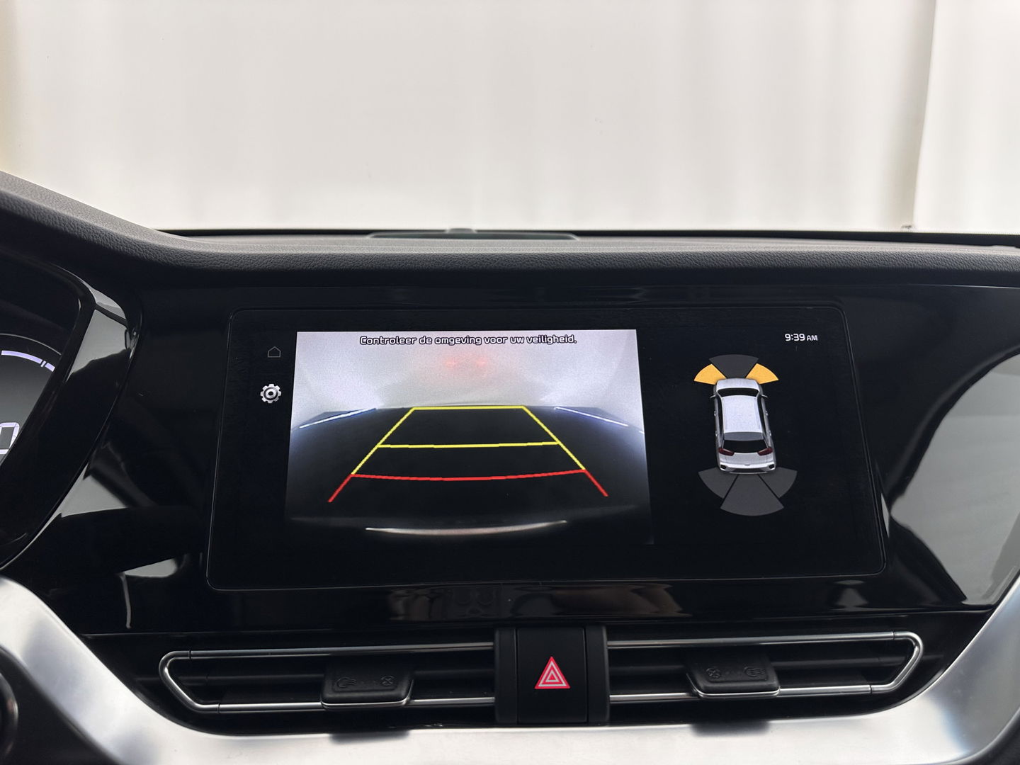 Kia e-Niro ExecutiveLine 64 kWh [ 3-Fase ] {SOH-100%} (INCL-BTW) Aut.*LEATHER | FULL-LED | NAVI-FULLMAP | ADAPTIVE-CRUISE | CAMERA | MEMORY-PACK | LANE-ASSIST | KEYLESS | DIGI-COCKPIT | PRIVACYGLASS | SHIFTPADDLES | 17"ALU*