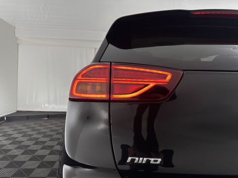 Kia e-Niro ExecutiveLine 64 kWh [ 3-Fase ] {SOH-100%} (INCL-BTW) Aut.*LEATHER | FULL-LED | NAVI-FULLMAP | ADAPTIVE-CRUISE | CAMERA | MEMORY-PACK | LANE-ASSIST | KEYLESS | DIGI-COCKPIT | PRIVACYGLASS | SHIFTPADDLES | 17"ALU*