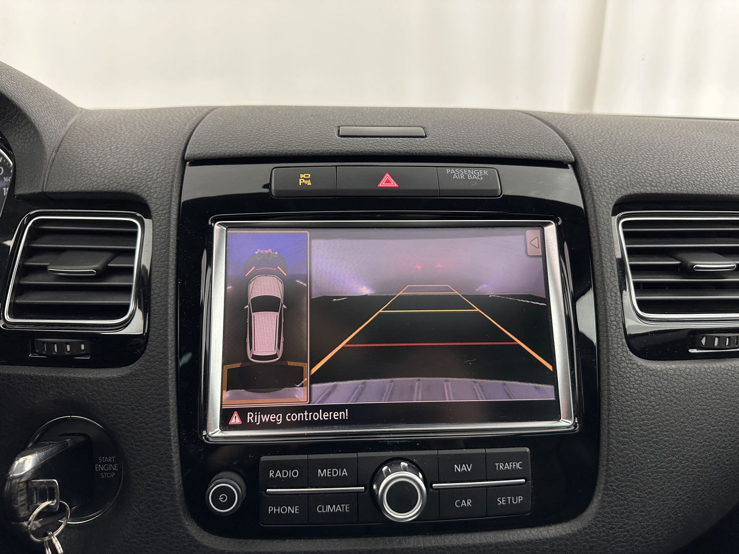 Volkswagen Touareg 3.0 TDI Highline Aut. *PANO | LEATHER | XENON | MEMORY-PACK | DYNAUDIO | NAVI-FULLMAP | AIRSUSPENSION | CAMERA | SHIFTPADDLES | ECC | PDC | CRUISE | TOWBAR | DAB | 18''ALU*