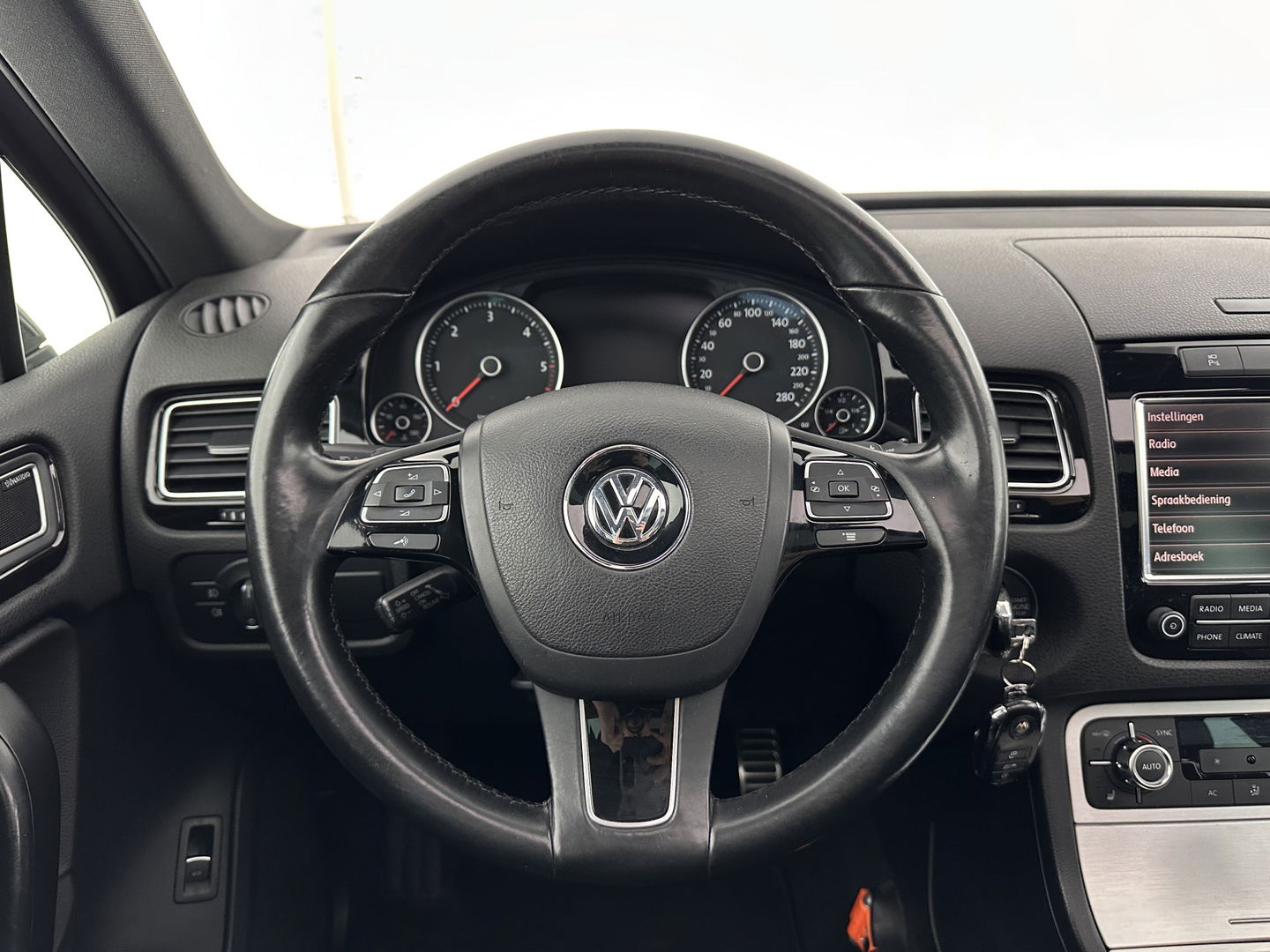 Volkswagen Touareg 3.0 TDI Highline Aut. *PANO | LEATHER | XENON | MEMORY-PACK | DYNAUDIO | NAVI-FULLMAP | AIRSUSPENSION | CAMERA | SHIFTPADDLES | ECC | PDC | CRUISE | TOWBAR | DAB | 18''ALU*