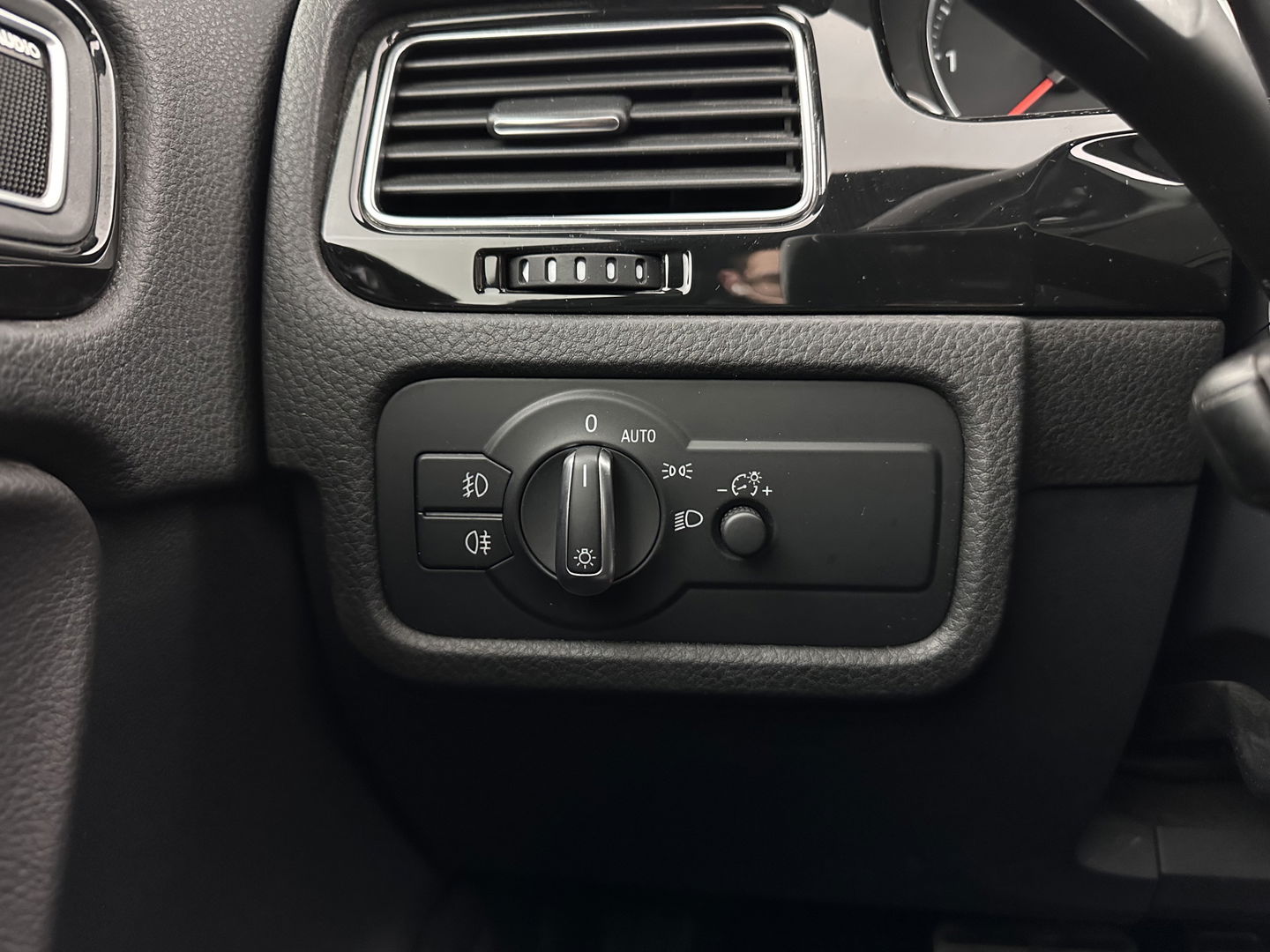 Volkswagen Touareg 3.0 TDI Highline Aut. *PANO | LEATHER | XENON | MEMORY-PACK | DYNAUDIO | NAVI-FULLMAP | AIR-SUSPENSION | CAMERA | SHIFT-PADDLES | ECC | PDC | CRUISE | 18''ALU | TOWBAR*