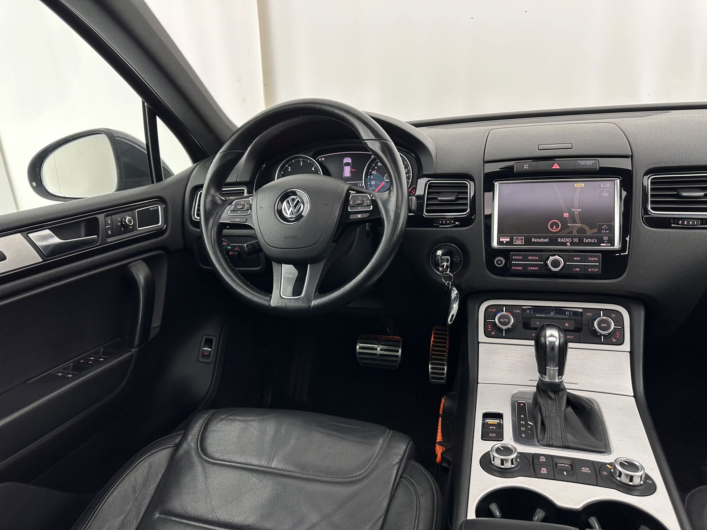 Volkswagen Touareg 3.0 TDI Highline Aut. *PANO | LEATHER | XENON | MEMORY-PACK | DYNAUDIO | NAVI-FULLMAP | AIRSUSPENSION | CAMERA | SHIFTPADDLES | ECC | PDC | CRUISE | TOWBAR | DAB | 18''ALU*