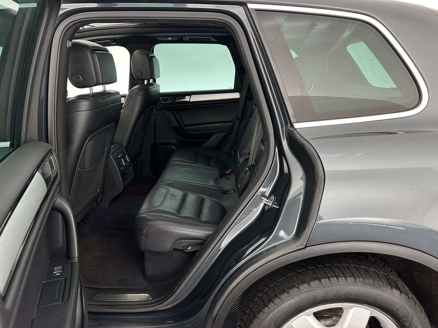 Volkswagen Touareg 3.0 TDI Highline Aut. *PANO | LEATHER | XENON | MEMORY-PACK | DYNAUDIO | NAVI-FULLMAP | AIR-SUSPENSION | CAMERA | SHIFT-PADDLES | ECC | PDC | CRUISE | 18''ALU | TOWBAR*