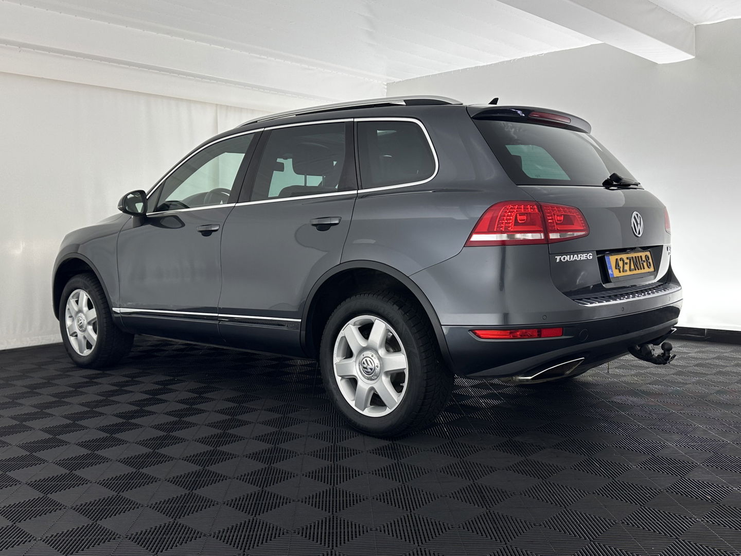 Volkswagen Touareg 3.0 TDI Highline Aut. *PANO | LEATHER | XENON | MEMORY-PACK | DYNAUDIO | NAVI-FULLMAP | AIRSUSPENSION | CAMERA | SHIFTPADDLES | ECC | PDC | CRUISE | TOWBAR | DAB | 18''ALU*