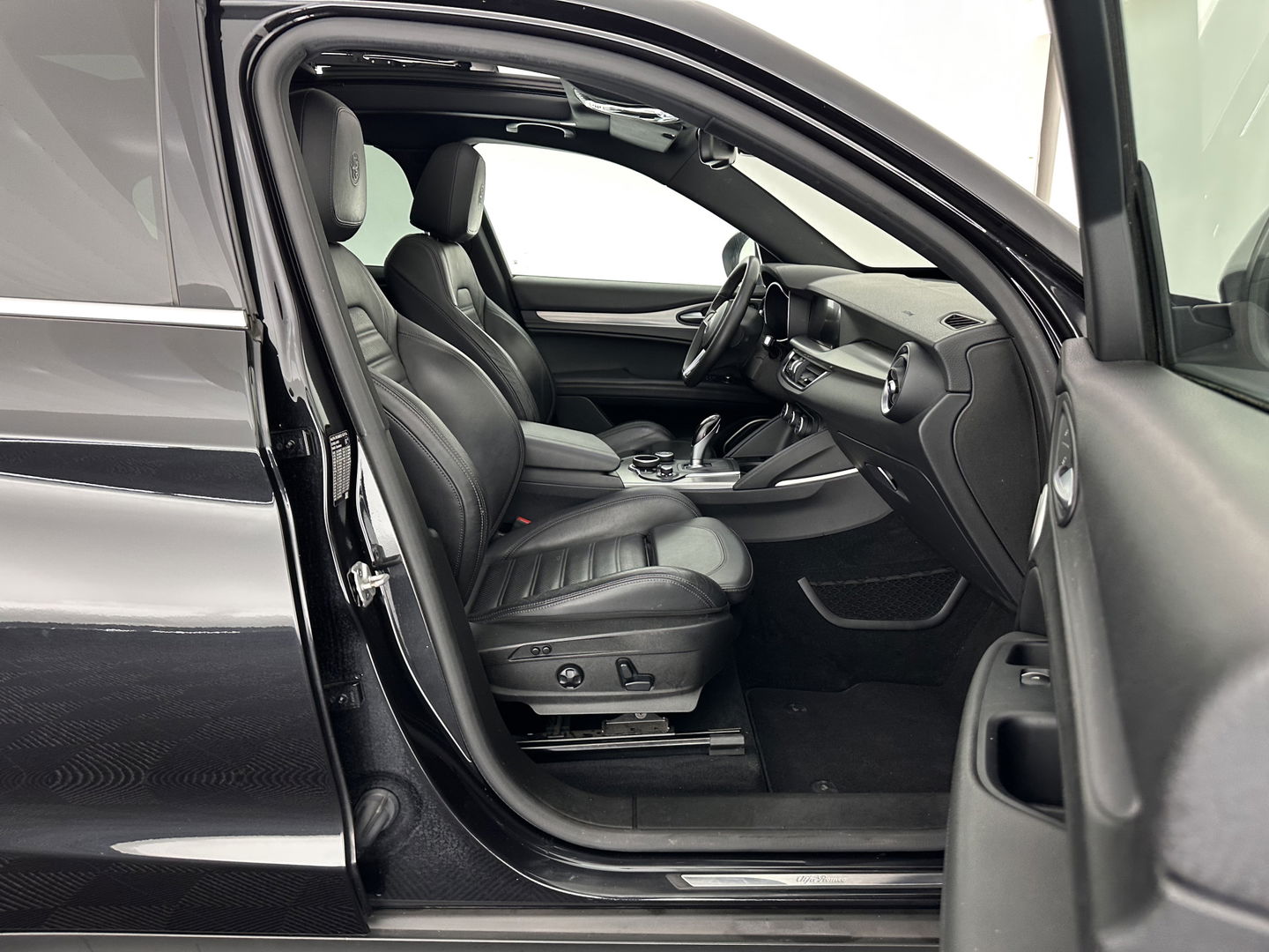 Alfa Romeo Stelvio 2.2d AWD Super Aut. *PANO | ADAPTIVE-CRUISE | LEATHER | XENON | MEMORY-PACK | HARMAN/KARDON | BLIND-SPOT | CAMERA | DAB+ | NAVI-FULLMAP | HEATED-SPORTSEATS | ECC | PDC | TOWBAR | 19''ALU*