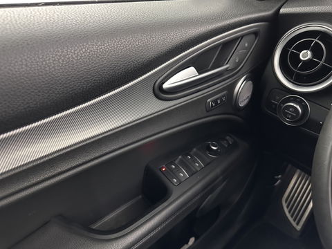 Alfa Romeo Stelvio 2.2d AWD Super Aut. *PANO | ADAPTIVE-CRUISE | LEATHER | XENON | MEMORY-PACK | HARMAN/KARDON | BLIND-SPOT | CAMERA | DAB+ | NAVI-FULLMAP | HEATED-SPORTSEATS | ECC | PDC | TOWBAR | 19''ALU*