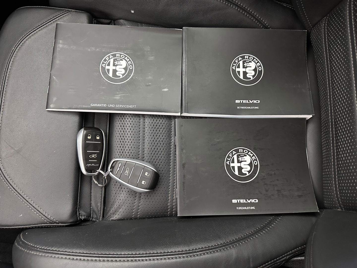 Alfa Romeo Stelvio 2.2d AWD Super Aut. *PANO | ADAPTIVE-CRUISE | LEATHER | XENON | MEMORY-PACK | HARMAN/KARDON | BLIND-SPOT | CAMERA | DAB+ | NAVI-FULLMAP | HEATED-SPORTSEATS | ECC | PDC | TOWBAR | 19''ALU*